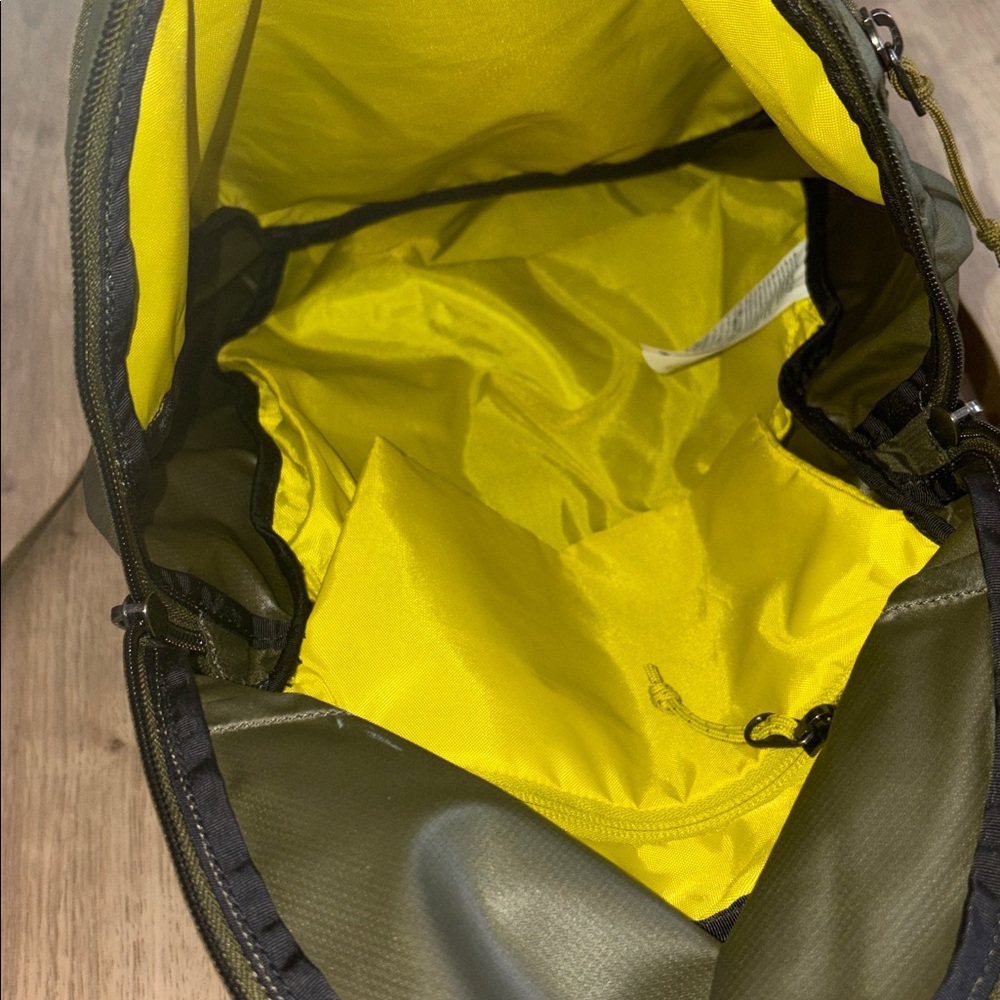 EUC Arcteryx Index 15 backpack - Picture 4 of 5